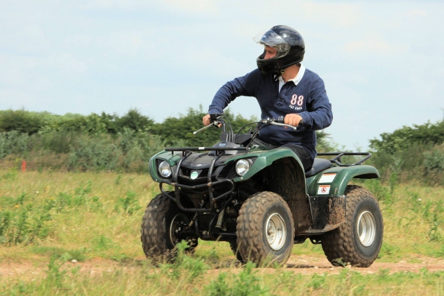  Conduciendo un quad 